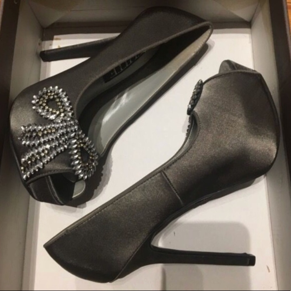 NEW Sexy peep toe heels